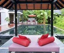 Without Warning, Sun Travel & Tours, Owners of Hilton Maldives Iru Fushi Resort, Terminate Hilton Contract; Guest Cancellations and Staff Resignations Reported; Hilton Praised for Peaceful Conduct