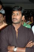 Bharathiraja to play Vishal`s dad!