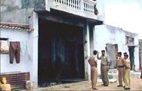 Mumbai court orders Gujarat Police to produce accused in Best Bakery blast case