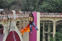 Man dies attempting ponytail stunt