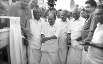 Developmen: A K Antony calls for consensus