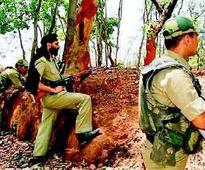 Chattisgarah DGP meets his Andhra counterpart, discusses naxal operations