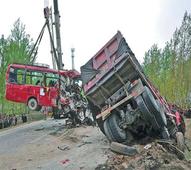 Road mishap claims 11 lives in Uttar Pradesh