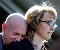 Giffords to launch in-person push for gun law compromise