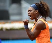 Serena eases through, Tipsarevic out