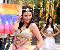PIX: Yana Gupta, Tena Desae, Neil shoot Holi item song