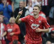 Inter Milan Join Arsenal in Hunt for Saints' Midfield Star - Report