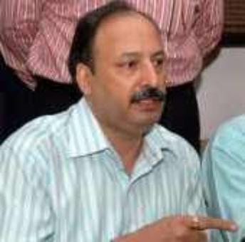 2 men, held for taking bribe in Karkare's name, acquitted