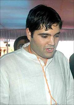Rajnath may prop up Varun as key BJP campaigner in UP