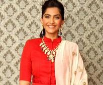 India International Jewellery Week: Sonam Kapoor up for colored stone