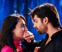 Qubool Hai: Asad in awe of Zoya but fails to win her!