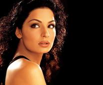 Actress Meera visits Imran Khan in hospital