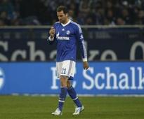 Former Germany defender Metzelder announces retirement