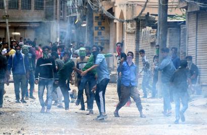 1,261 stone pelting incidents in J&K in 2017 1,261 stone pelting incidents in J&K in 2017