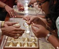 Gold premiums ease as supplies rise