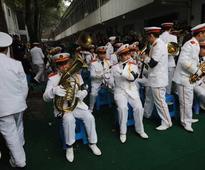 'Richest' China village sends off chief in high style