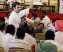 Rahul Gandhi meets partymen in Punjab