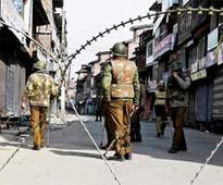 Srinagar: Curfew imposed following death of youth in CRPF firing