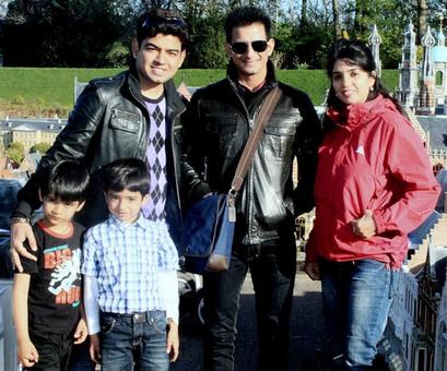 Spotted: Sharman Joshi in Holland