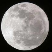 Meteoroid impact on the moon, triggers bright flash