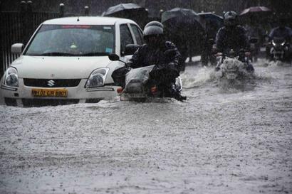 Vehicles coming from Pune, Goa asked not to enter Mumbai Vehicles coming from Pune, Goa asked not to enter Mumbai