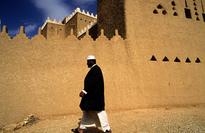 UAE Minister of Environment urges school...