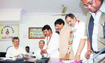 Vitthal Radadia, 6 Independents file papers for Porbandar LS seat