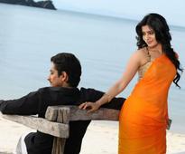 Siddharth-Samantha raise eyebrows again!