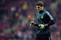 Del Bosque says Casillas' spot safe with Spain