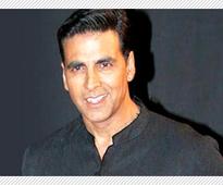 Akshay Kumar hits a six at Indo-Pak match