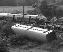 Muzaffarpur-Yashwantpur Express derails in TN, 3 dead, over 60 injured