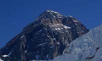 First Saudi woman scales Mount Everest