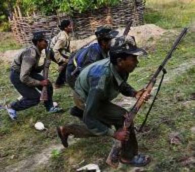 100-strong Maoist group storms train in Bihar
