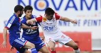 Lyon maintain CL push
