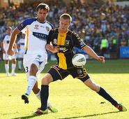 Simon returns to Central Coast Mariners