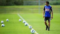 Del Piero caught in tug-of-war