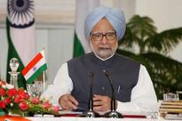 Pak polls: PM congratulates Sharif, invites him to India