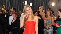 Friends stars in reunion sketch