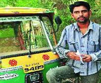 Honesty at its best : Auto driver returns Rs 1.90 cr cheque
