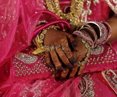 Indian woman pilgrim accepts Islam, marries in Pak: Reports Indian woman pilgrim accepts Islam, marries in Pak: Reports