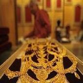 Manappuram, Muthoot crash 8-10% on falling gold prices