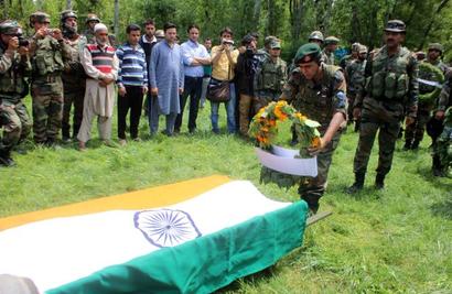 'Burhan Wani or Lt Ummer Fayaz? Kashmiris have to decide' 'Burhan Wani or Lt Ummer Fayaz? Kashmiris have to decide'