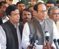 Chaudhrys ask Imran to play lead role of Opposition