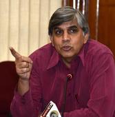 DU woos students with free laptops