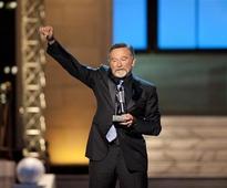 CBS adds Robin Williams to veteran hits in fall TV lineup