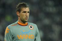 Dutch goalkeeper Maarten Stekelenburg joins Fulham