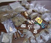 Cop arrested for smuggling drugs in Kashmir