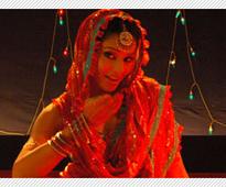 Do item numbers by top actresses work as crowd pullers