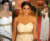 Veena Malik fails to look classy at Zindagi 50:50 premiere (View pics)