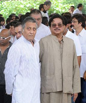 'Vinod Khanna was a family man first, career came second' 'Vinod Khanna was a family man first, career came second'